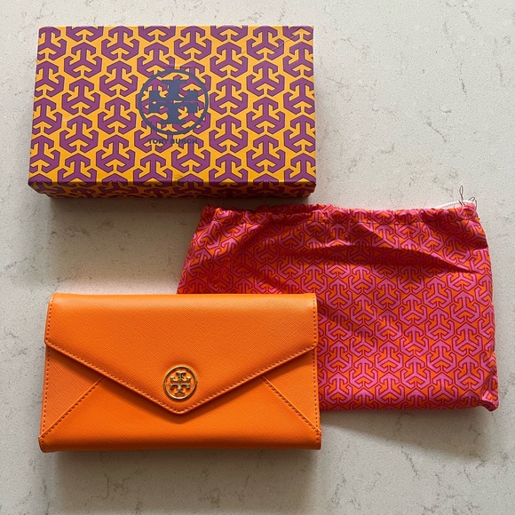 Tory Burch Handbags - Tory Burch Orange Leather Clutch/Wallet